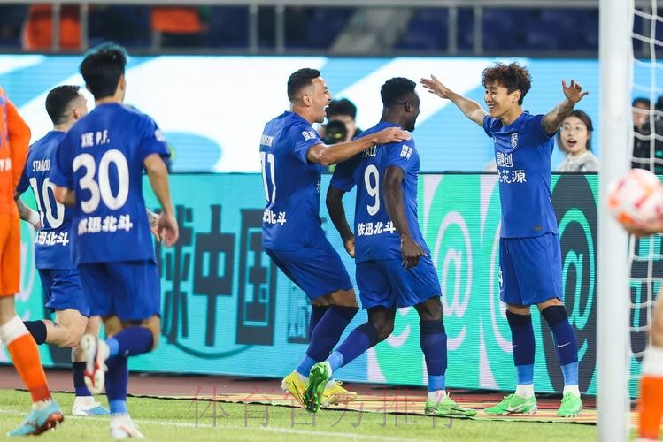 2023中国足协超级杯上演巅峰对决 新援助力武汉三镇创造历史 2023中国足协超级杯上演巅峰对决 新援助力武汉三镇创造历史